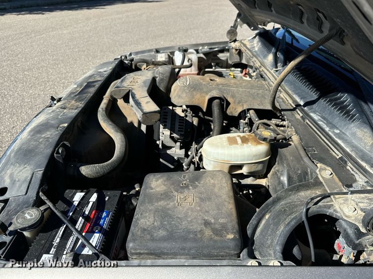 image for item EG9865 2003 Chevrolet Suburban  SUV