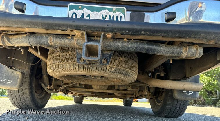 image for item EG9865 2003 Chevrolet Suburban  SUV