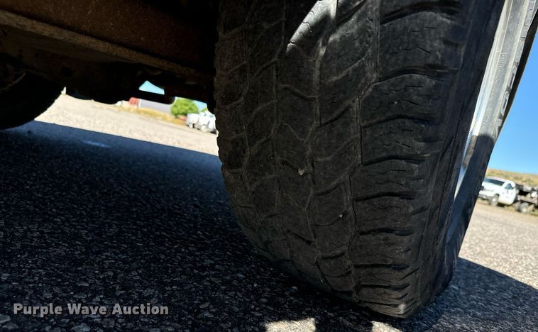 image for item EG9865 2003 Chevrolet Suburban  SUV