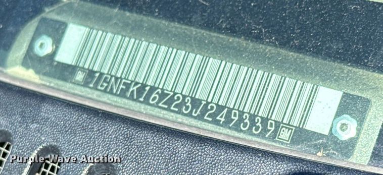 image for item EG9865 2003 Chevrolet Suburban  SUV