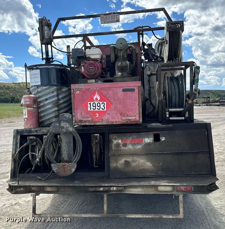 image for item EG9866 1988 International 1754 fuel / lube truck