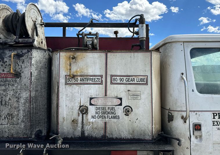 image for item EG9866 1988 International 1754 fuel / lube truck