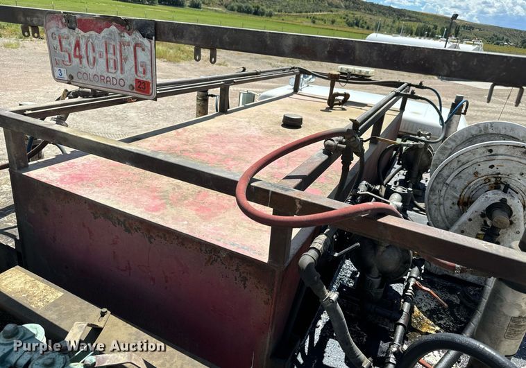 image for item EG9866 1988 International 1754 fuel / lube truck