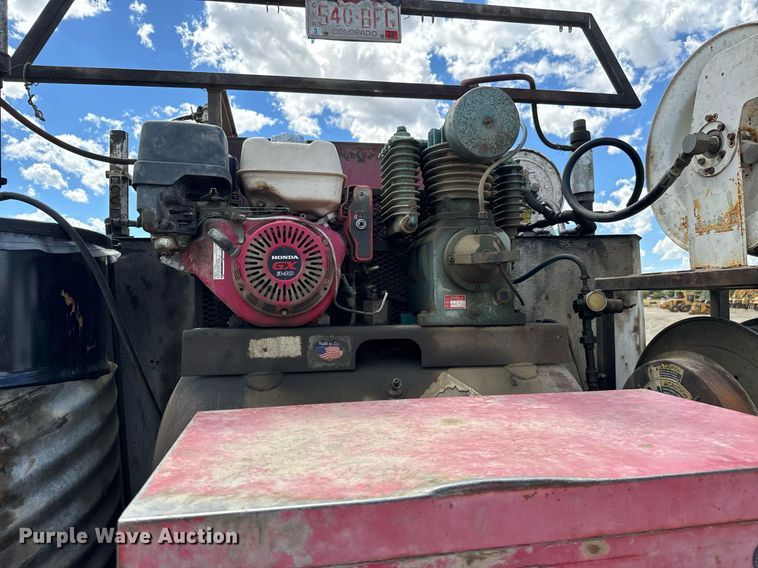 image for item EG9866 1988 International 1754 fuel / lube truck