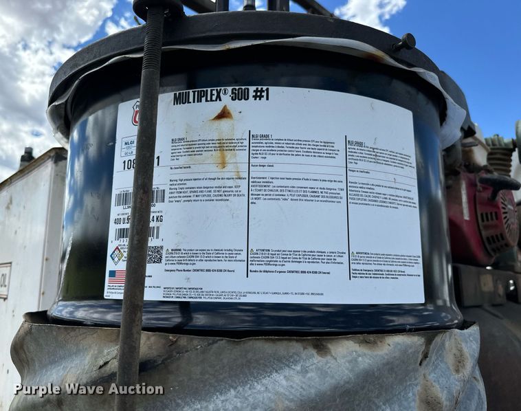 image for item EG9866 1988 International 1754 fuel / lube truck