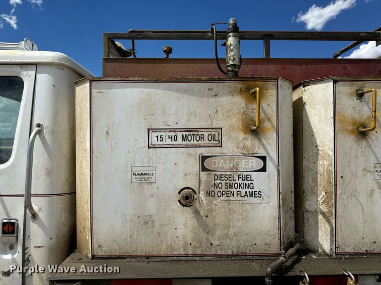 image for item EG9866 1988 International 1754 fuel / lube truck