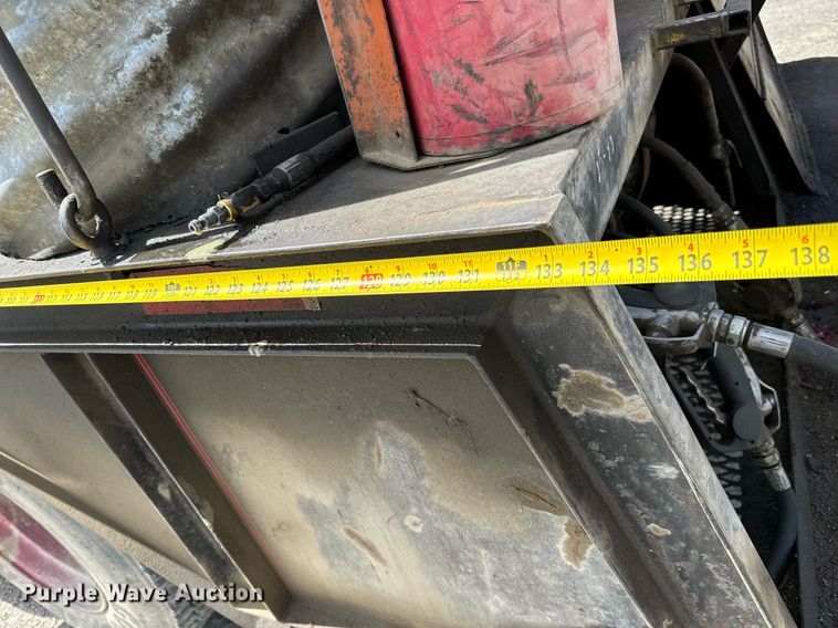 image for item EG9866 1988 International 1754 fuel / lube truck