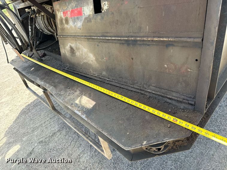 image for item EG9866 1988 International 1754 fuel / lube truck