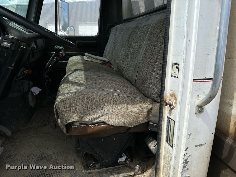 image for item EG9866 1988 International 1754 fuel / lube truck