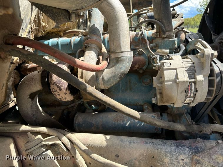 image for item EG9866 1988 International 1754 fuel / lube truck