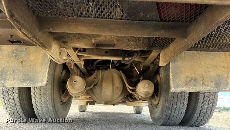 image for item EG9866 1988 International 1754 fuel / lube truck