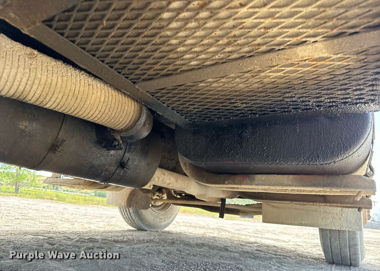 image for item EG9866 1988 International 1754 fuel / lube truck