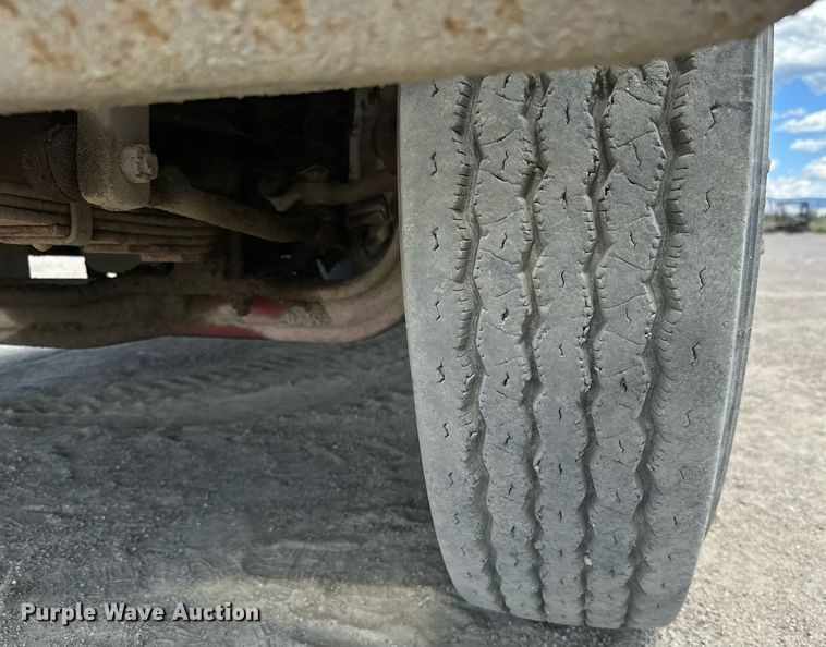 image for item EG9866 1988 International 1754 fuel / lube truck