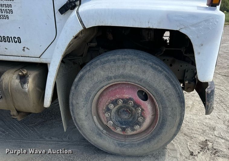 image for item EG9866 1988 International 1754 fuel / lube truck