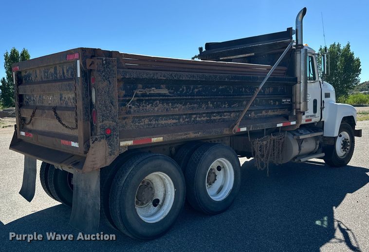 image for item EG9868 1996 Mack CH613 dump truck