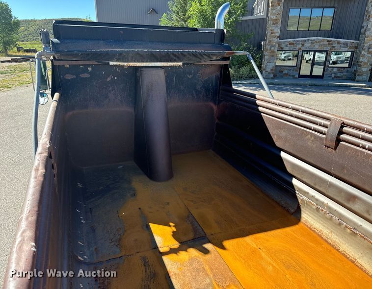 image for item EG9868 1996 Mack CH613 dump truck