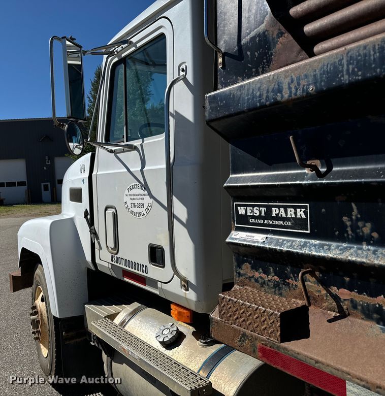 image for item EG9868 1996 Mack CH613 dump truck