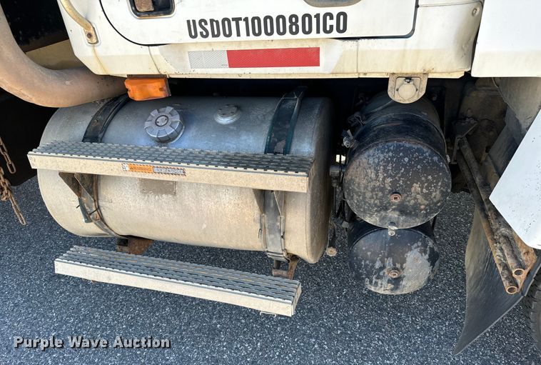 image for item EG9868 1996 Mack CH613 dump truck