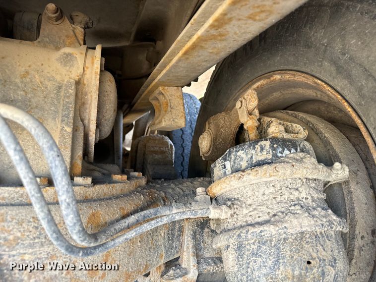 image for item EG9868 1996 Mack CH613 dump truck