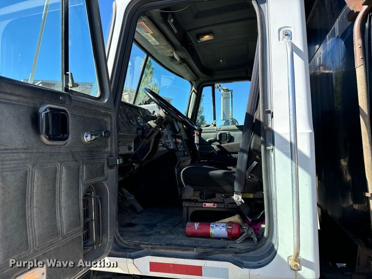 image for item EG9868 1996 Mack CH613 dump truck