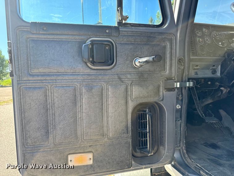 image for item EG9868 1996 Mack CH613 dump truck