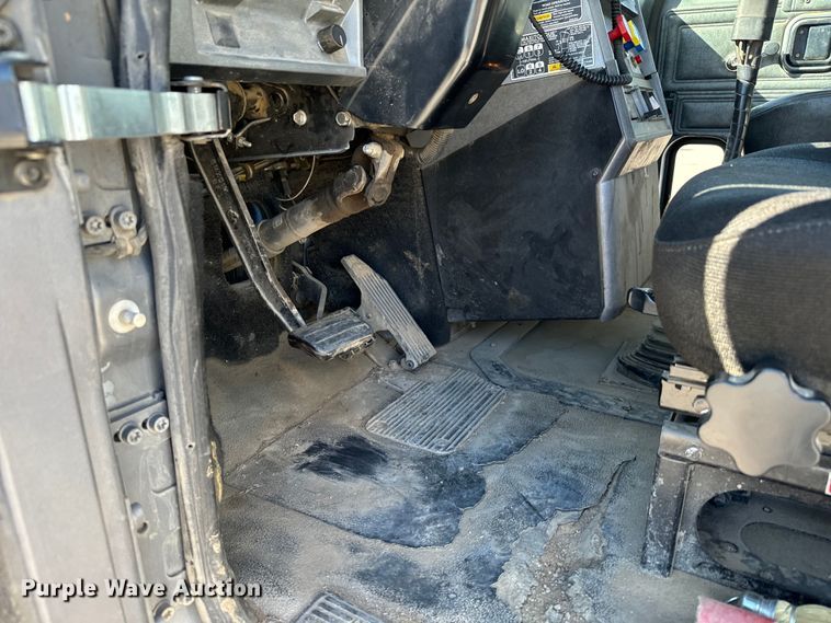 image for item EG9868 1996 Mack CH613 dump truck