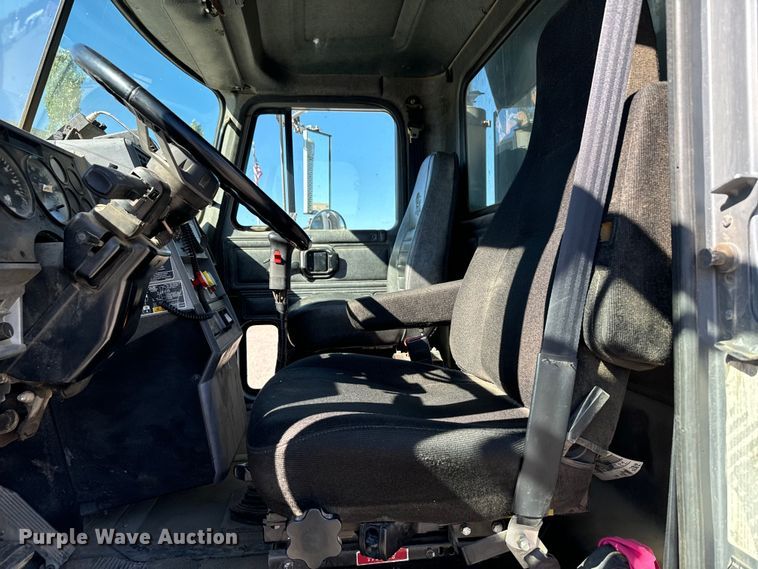 image for item EG9868 1996 Mack CH613 dump truck