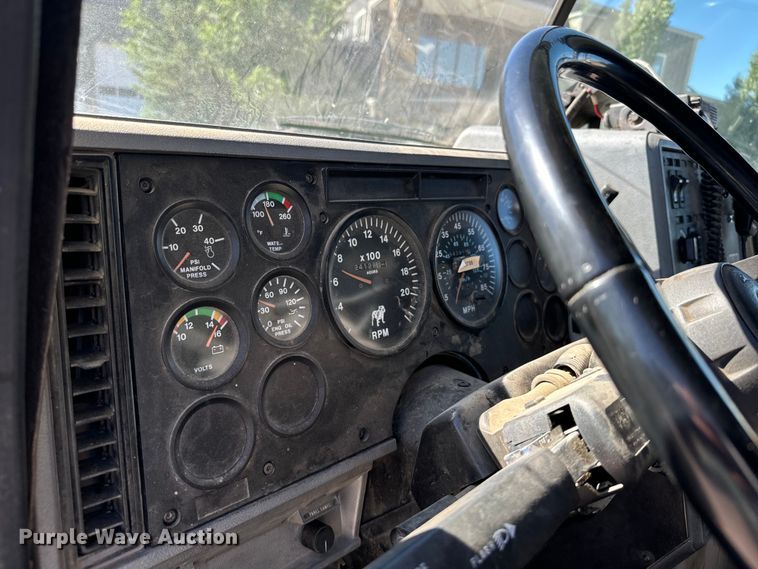 image for item EG9868 1996 Mack CH613 dump truck