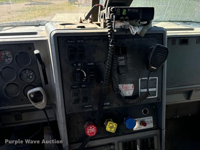 image for item EG9868 1996 Mack CH613 dump truck