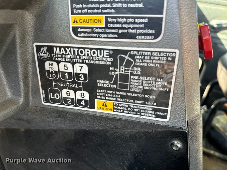 image for item EG9868 1996 Mack CH613 dump truck