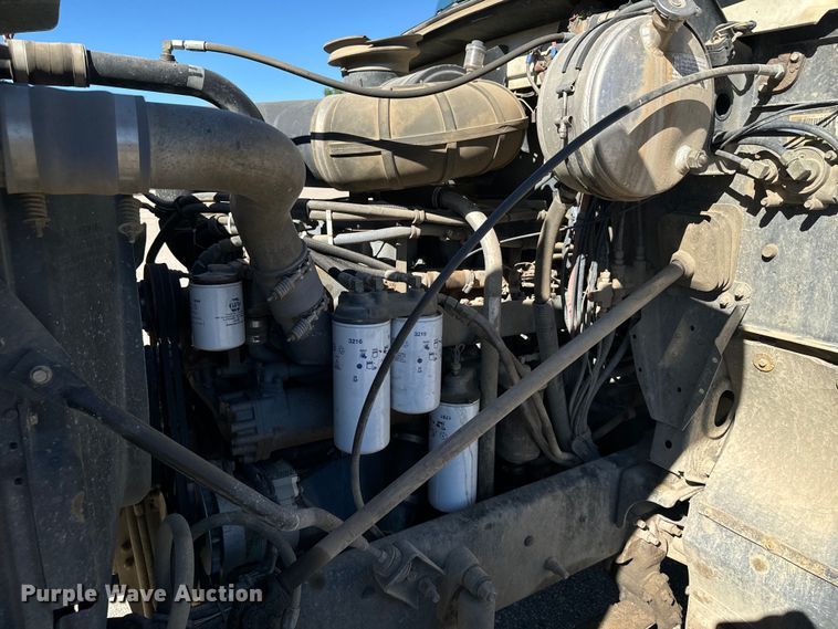 image for item EG9868 1996 Mack CH613 dump truck