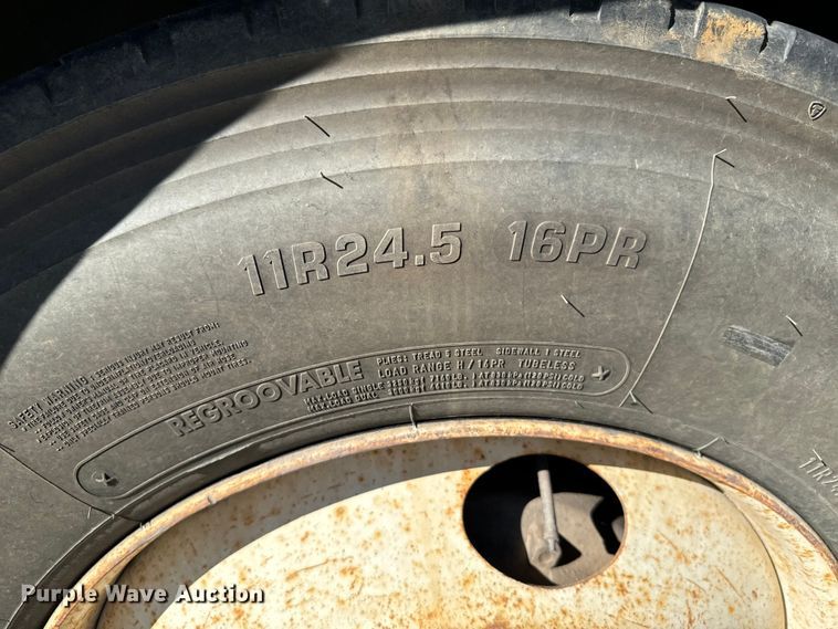 image for item EG9868 1996 Mack CH613 dump truck