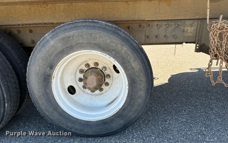 image for item EG9868 1996 Mack CH613 dump truck