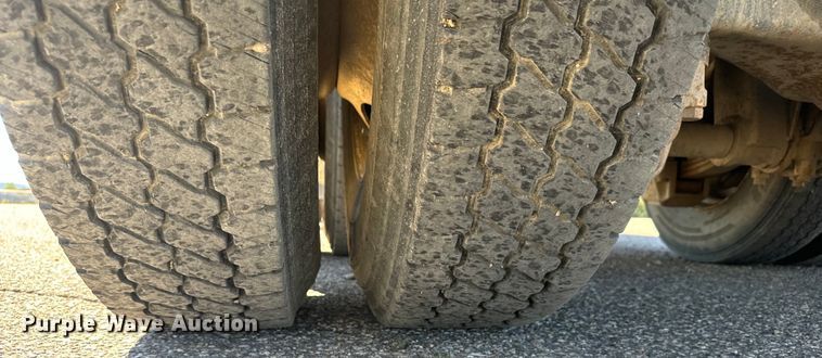 image for item EG9868 1996 Mack CH613 dump truck