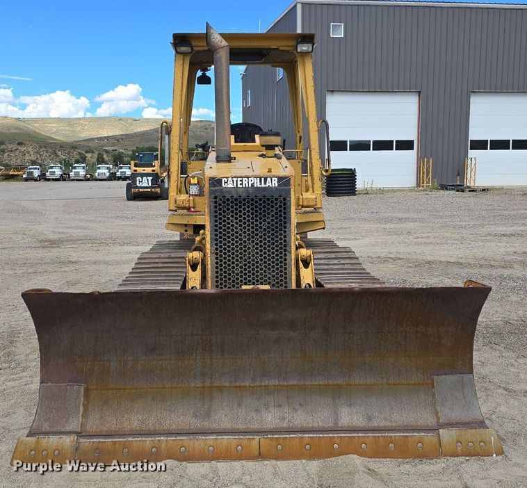 image for item EG9875 1995 Caterpillar D4C XL dozer
