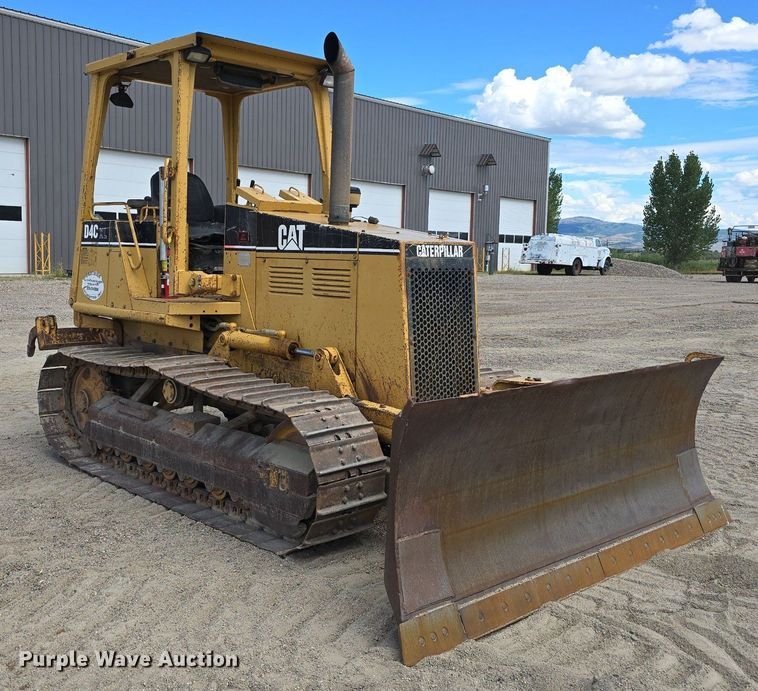 image for item EG9875 1995 Caterpillar D4C XL dozer