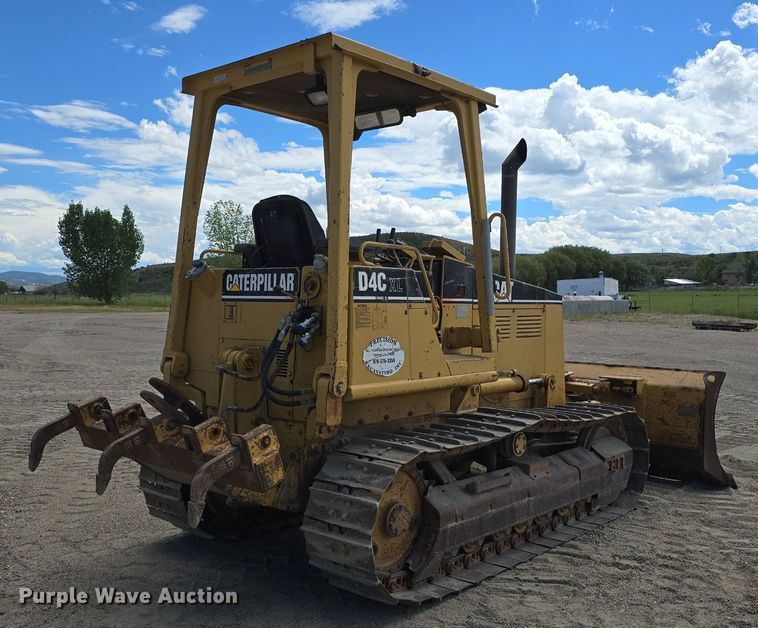 image for item EG9875 1995 Caterpillar D4C XL dozer