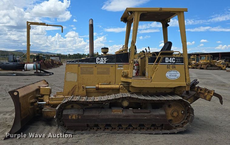 image for item EG9875 1995 Caterpillar D4C XL dozer