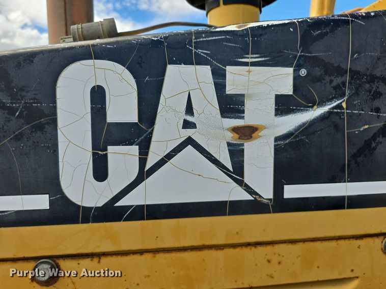 image for item EG9875 1995 Caterpillar D4C XL dozer