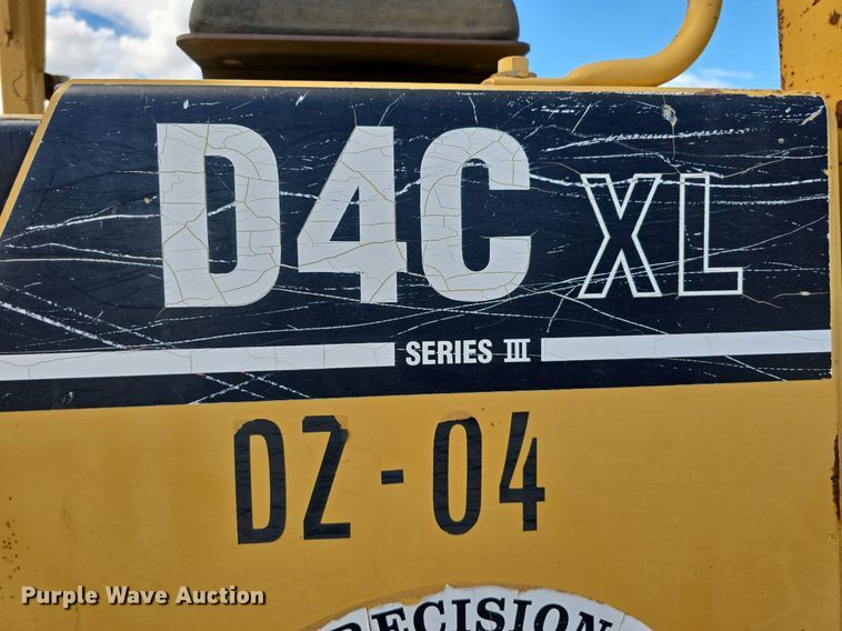 image for item EG9875 1995 Caterpillar D4C XL dozer