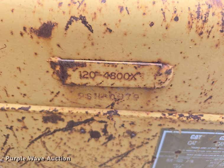 image for item EG9875 1995 Caterpillar D4C XL dozer