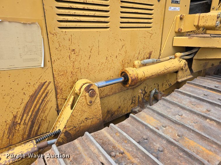 image for item EG9875 1995 Caterpillar D4C XL dozer