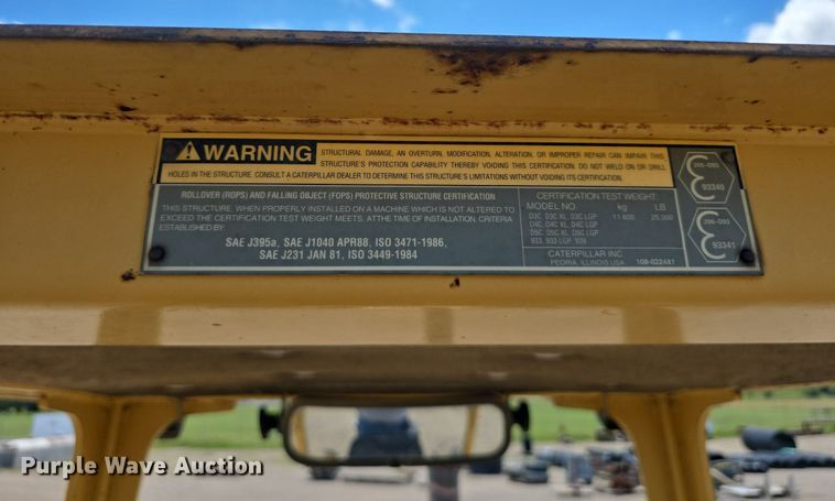 image for item EG9875 1995 Caterpillar D4C XL dozer