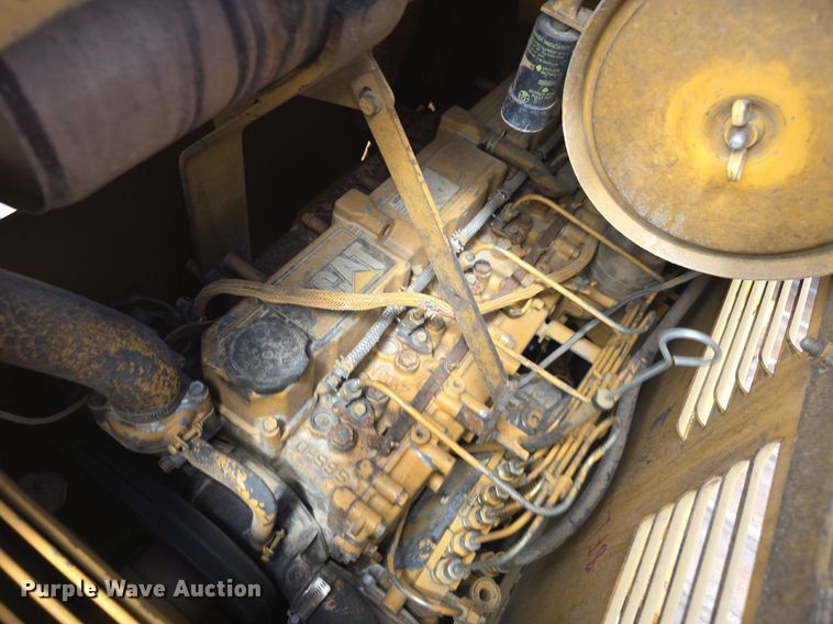 image for item EG9875 1995 Caterpillar D4C XL dozer