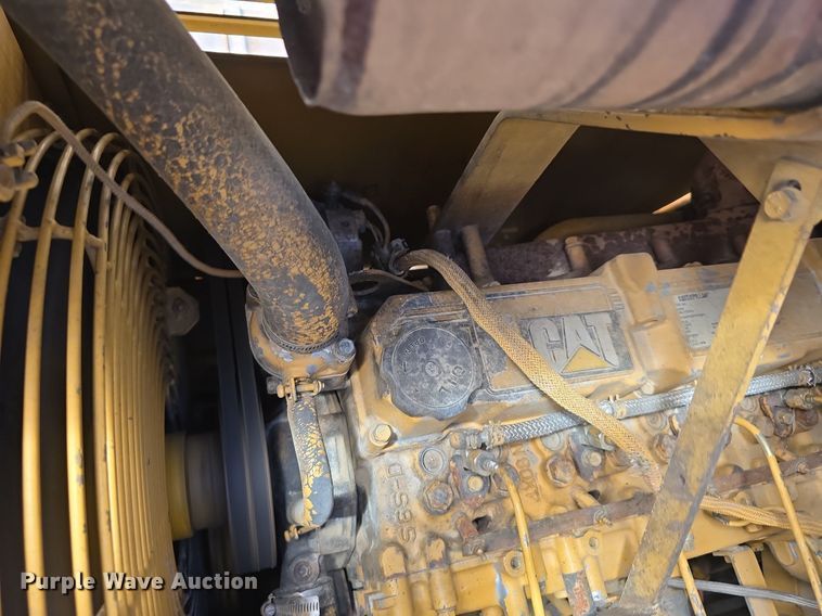 image for item EG9875 1995 Caterpillar D4C XL dozer