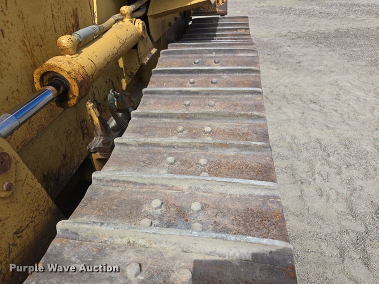 image for item EG9875 1995 Caterpillar D4C XL dozer