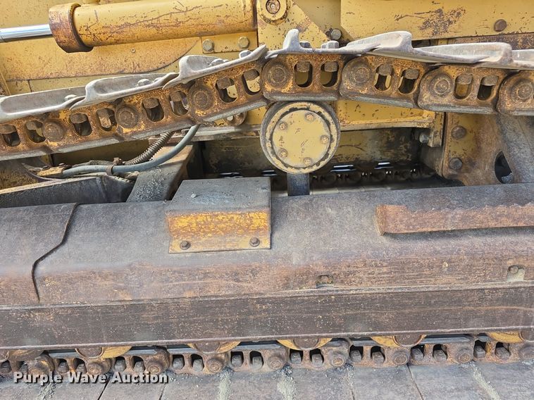 image for item EG9875 1995 Caterpillar D4C XL dozer