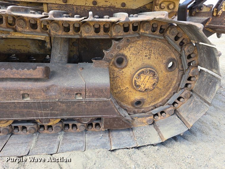 image for item EG9875 1995 Caterpillar D4C XL dozer
