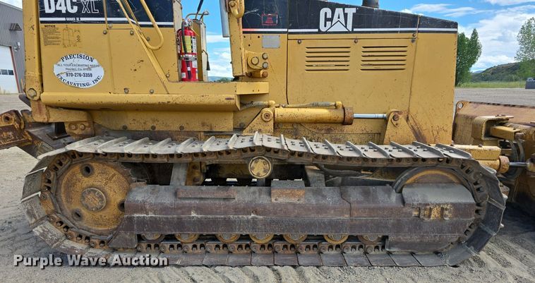 image for item EG9875 1995 Caterpillar D4C XL dozer
