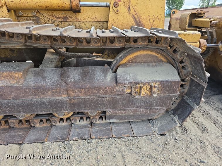 image for item EG9875 1995 Caterpillar D4C XL dozer